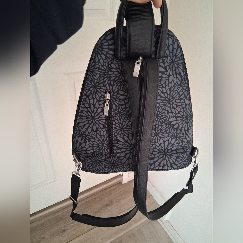 Baggallini 2 Piece Bundle Includes Crossbody And … - image 3